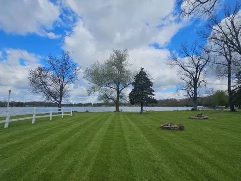 4492 E Bear Lake Rd, Osseo, MI 49266