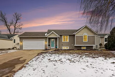 2978 Sunrise Ave, Holland, MI 49424