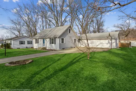 28 S Griffith St, New Buffalo, MI 49117