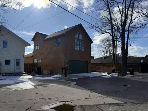 8702 N Shore Dr, Clarklake, MI 49234