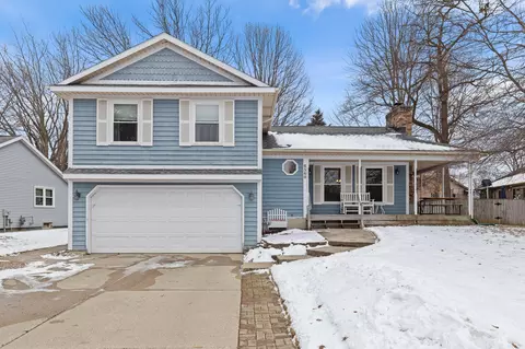6560 Crownpointe Dr SW, Byron Center, MI 49315