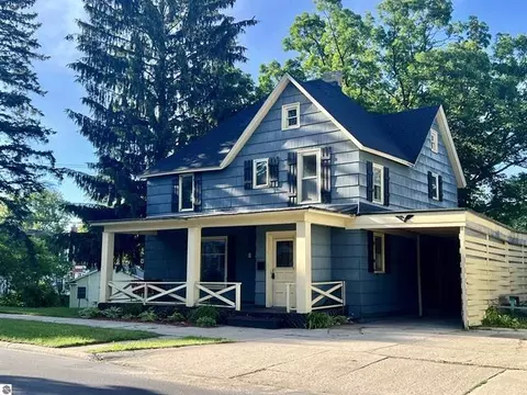 506 E Division St, Cadillac, MI 49601