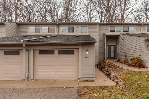 3021 Lake Haven Ct, Ann Arbor, MI 48105