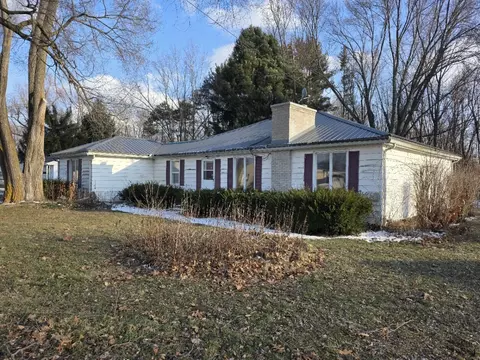 515 W Burr Oak St, Centreville, MI 49032