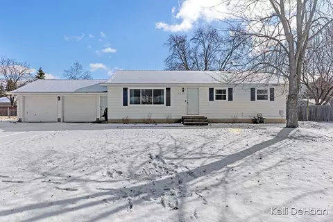 7350 Glendora Ave, Jenison, MI 49428