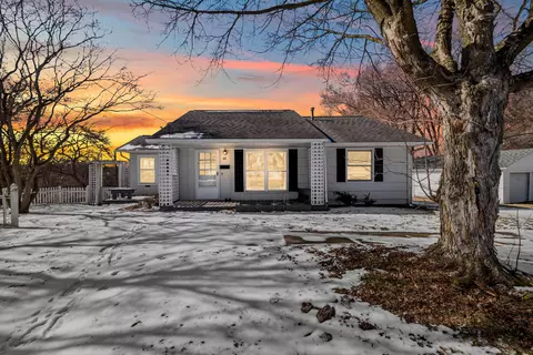 60 Griswold St, Hillsdale, MI 49242