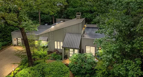 4152 Hillside Trl, New Buffalo, MI 49117