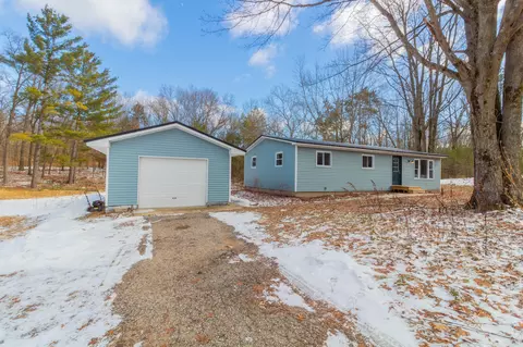 9848 90th Ave, Mecosta, MI 49332