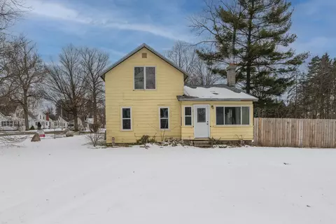 203 Vine St, Wayland, MI 49348