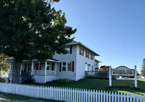 13747 Main St, Nahma, MI 49864