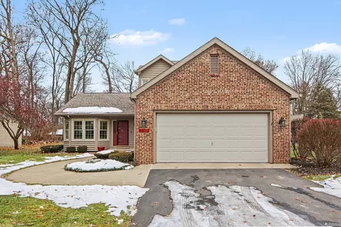 7795 W Saint Andrews Cir, Portage, MI 49024