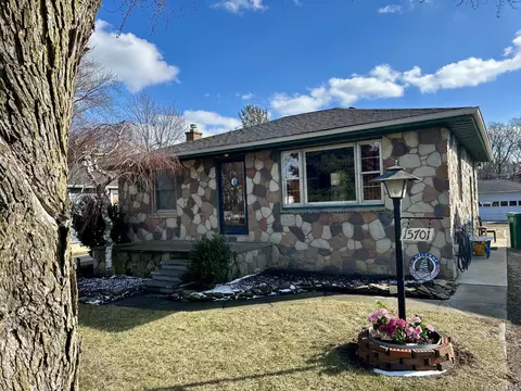 15701 Heide St, Rockwood, MI 48173