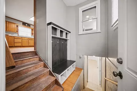 Entry Way - 800 Obrien Rd, Jackson, MI 49201 photo 4 of 5