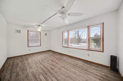 Living - 800 Obrien Rd, Jackson, MI 49201 photo 5 of 6