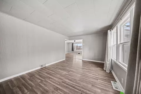 Living - 800 Obrien Rd, Jackson, MI 49201 photo 3 of 6