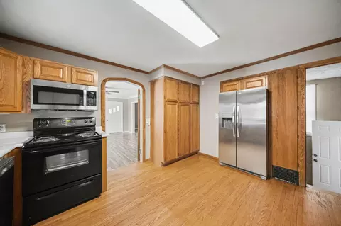 Entry Way - 800 Obrien Rd, Jackson, MI 49201 photo 1 of 5
