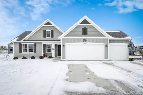 6695 Maria Dr, Hudsonville, MI 49426