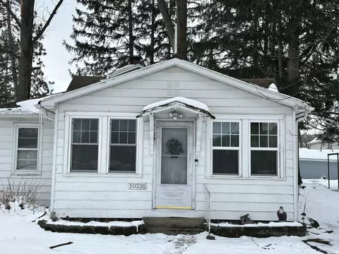 50330 Eastside Dr, Dowagiac, MI 49047