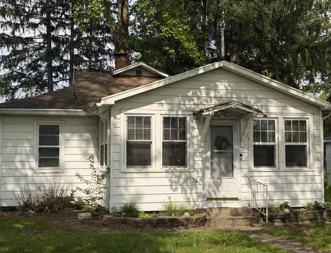 50330 Eastside Dr, Dowagiac, MI 49047