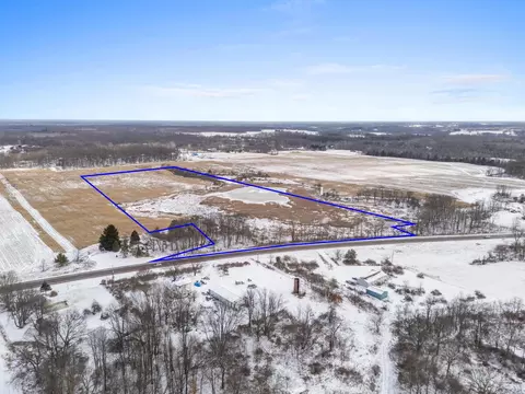 9835 Belding Rd NE, Rockford, MI 49341
