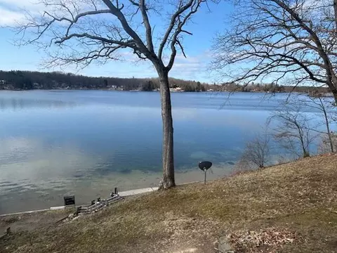 9577 Shore Dr, Mecosta, MI 49332