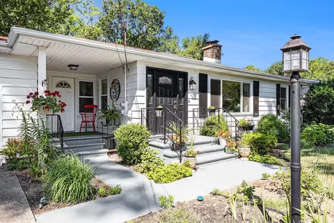 208 S Barker St, New Buffalo, MI 49117