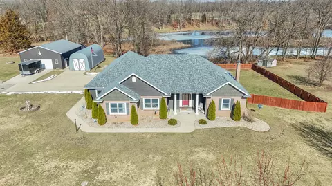 17700 Brad Ln, Three Rivers, MI 49093