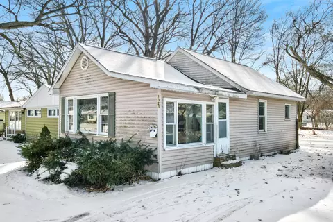 1323 Catherine Ave, Muskegon, MI 49442