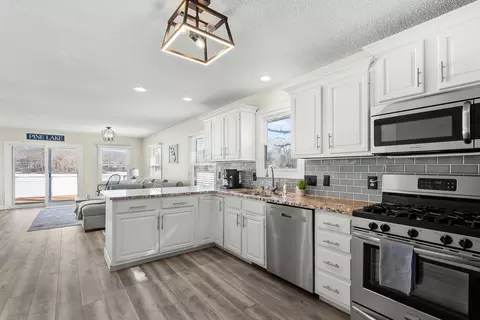 Kitchen - 11309 Sunset Point Dr, Plainwell, MI 49080 photo 1 of 4
