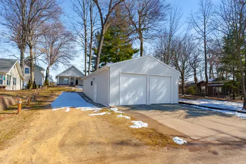 Exterior - 11309 Sunset Point Dr, Plainwell, MI 49080 photo 7 of 7