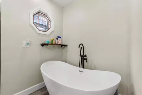 Bath - 11309 Sunset Point Dr, Plainwell, MI 49080 photo 4 of 6