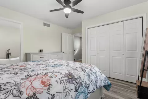 Bedroom - 11309 Sunset Point Dr, Plainwell, MI 49080 photo 2 of 5