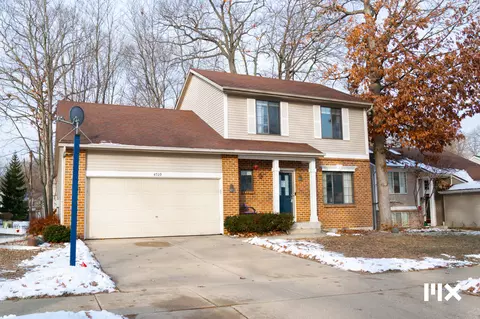 4709 Summer Creek Ln SE, Grand Rapids, MI 49508