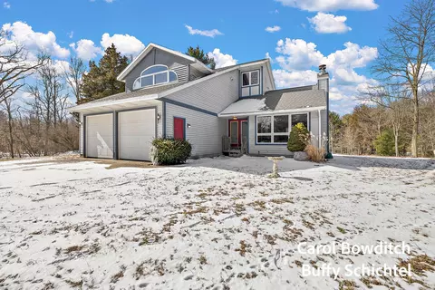 10367 152nd Ave, West Olive, MI 49460