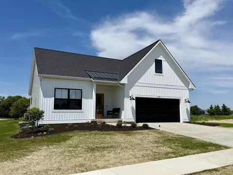 552 Sun Vale Ln, Grandville, MI 49418