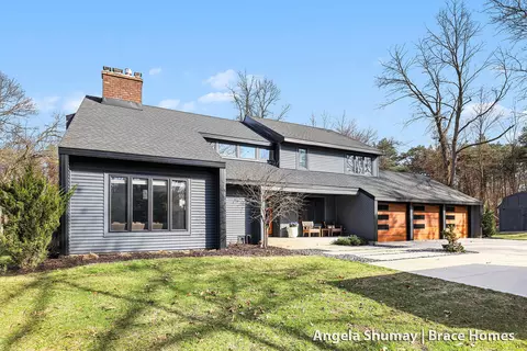 400 Greentree Ln NE, Ada, MI 49301