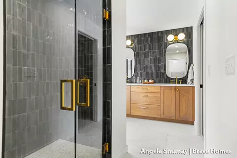 Bath - 400 Greentree Ln NE, Ada, MI 49301 photo 3 of 6