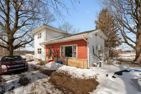 65838 48th Ave, Hartford, MI 49057