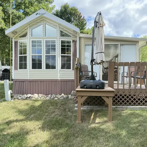 9380 E Circle Dr, Stanwood, MI 49346