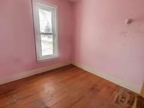 Bedroom - 809 Maple St, Grayling, MI 49738 photo 3 of 4