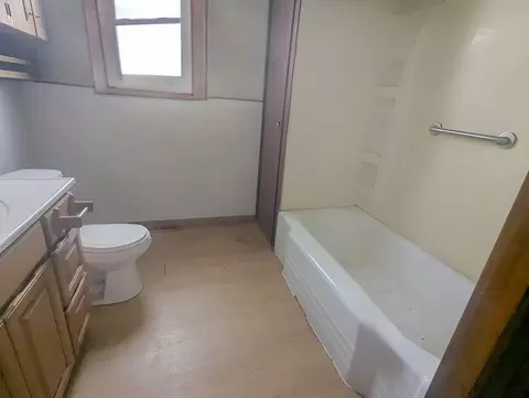 Bath - 809 Maple St, Grayling, MI 49738 photo 1 of 1