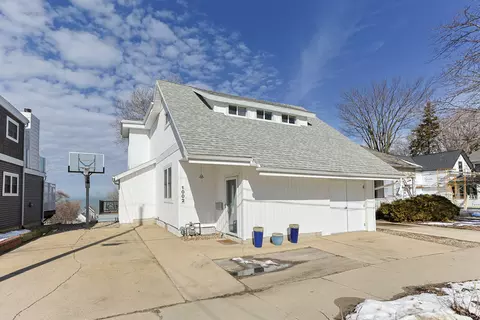 1002 Lake Blvd, St. Joseph, MI 49085