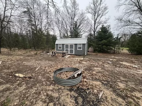 121 W Pierce Dr, White Cloud, MI 49349