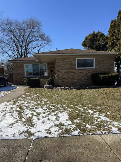 23181 Parklawn St, Oak Park, MI 48237