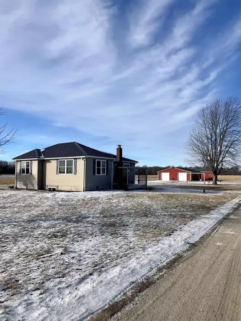 1523 Clark Rd, Saint Louis, MI 48880