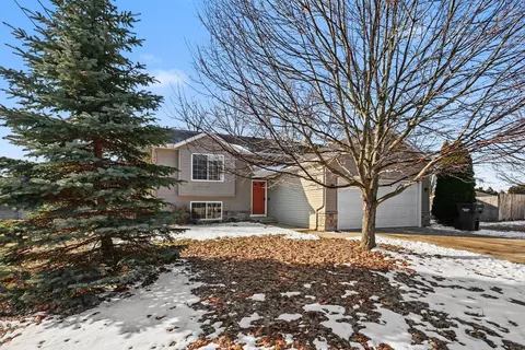 2272 Baldwin St, Jenison, MI 49428