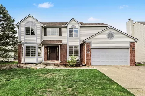 2864 Mystic Dr, Ann Arbor, MI 48103