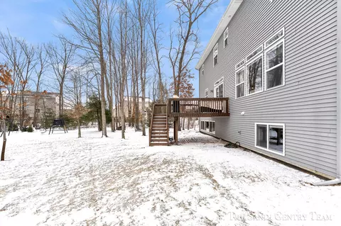Exterior - 16575 Spring Tree Dr, Spring Lake, MI 49456 photo 6 of 9