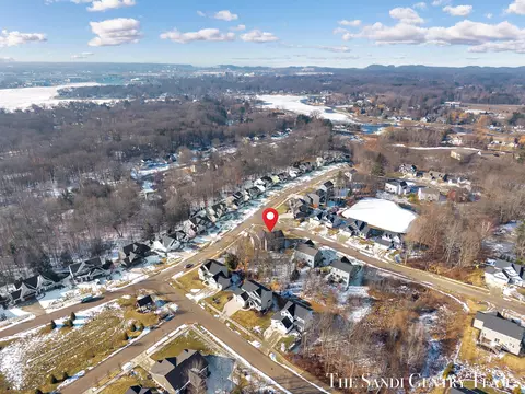 View/Area - 16575 Spring Tree Dr, Spring Lake, MI 49456 photo 2 of 6