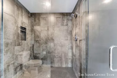 Bath - 16575 Spring Tree Dr, Spring Lake, MI 49456 photo 5 of 7